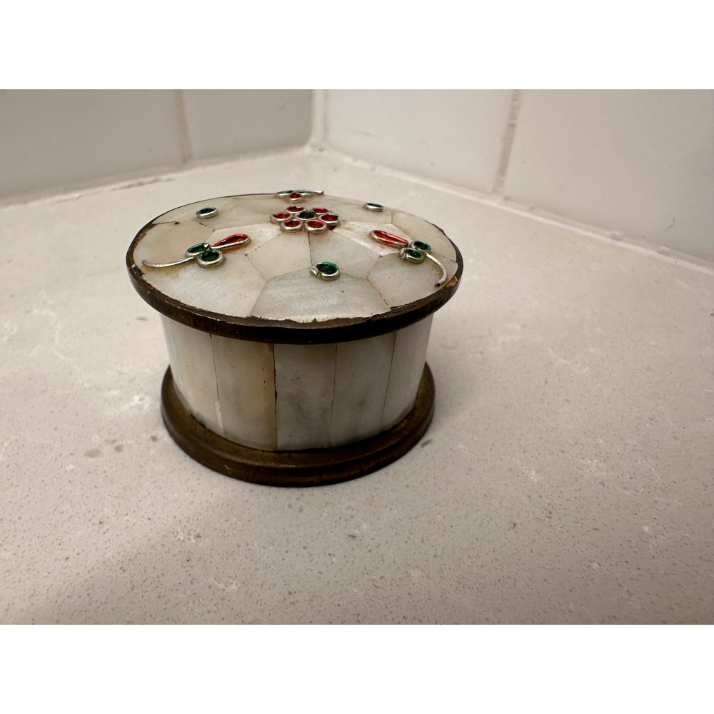Vintage Trinket Box Pill Box Mother of Pearl Inlay Floral Design Round